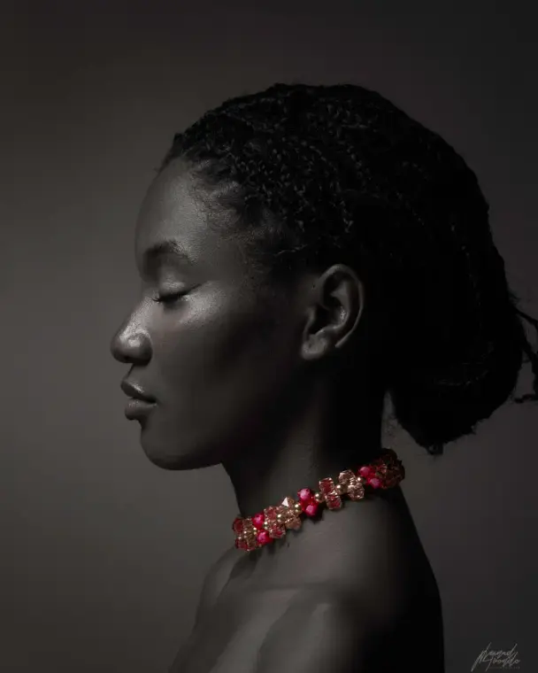 Portrait imprimé dans un cadre noir