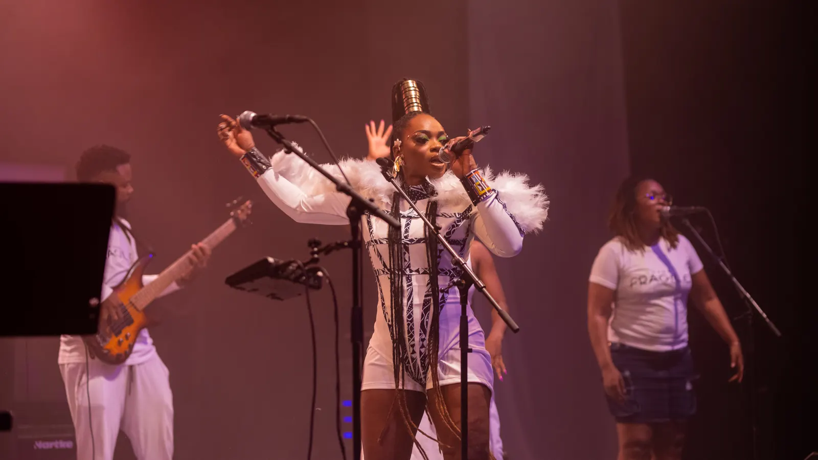 Singer on stage, photograph by L21STUDIOS